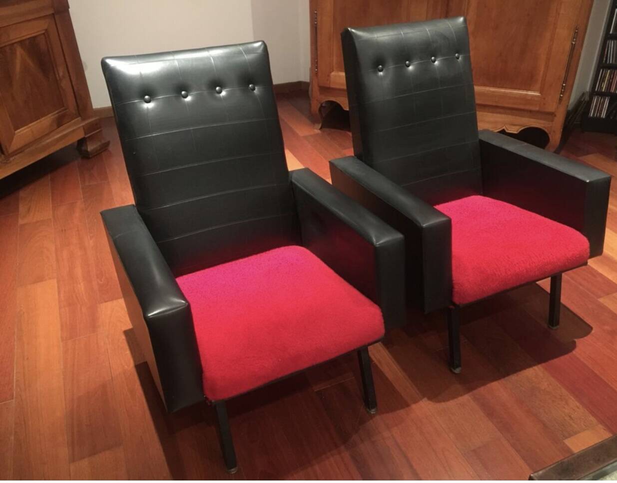 Pair of vintage armchairs in skai and fur