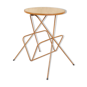 Table d'appoint porte-revues