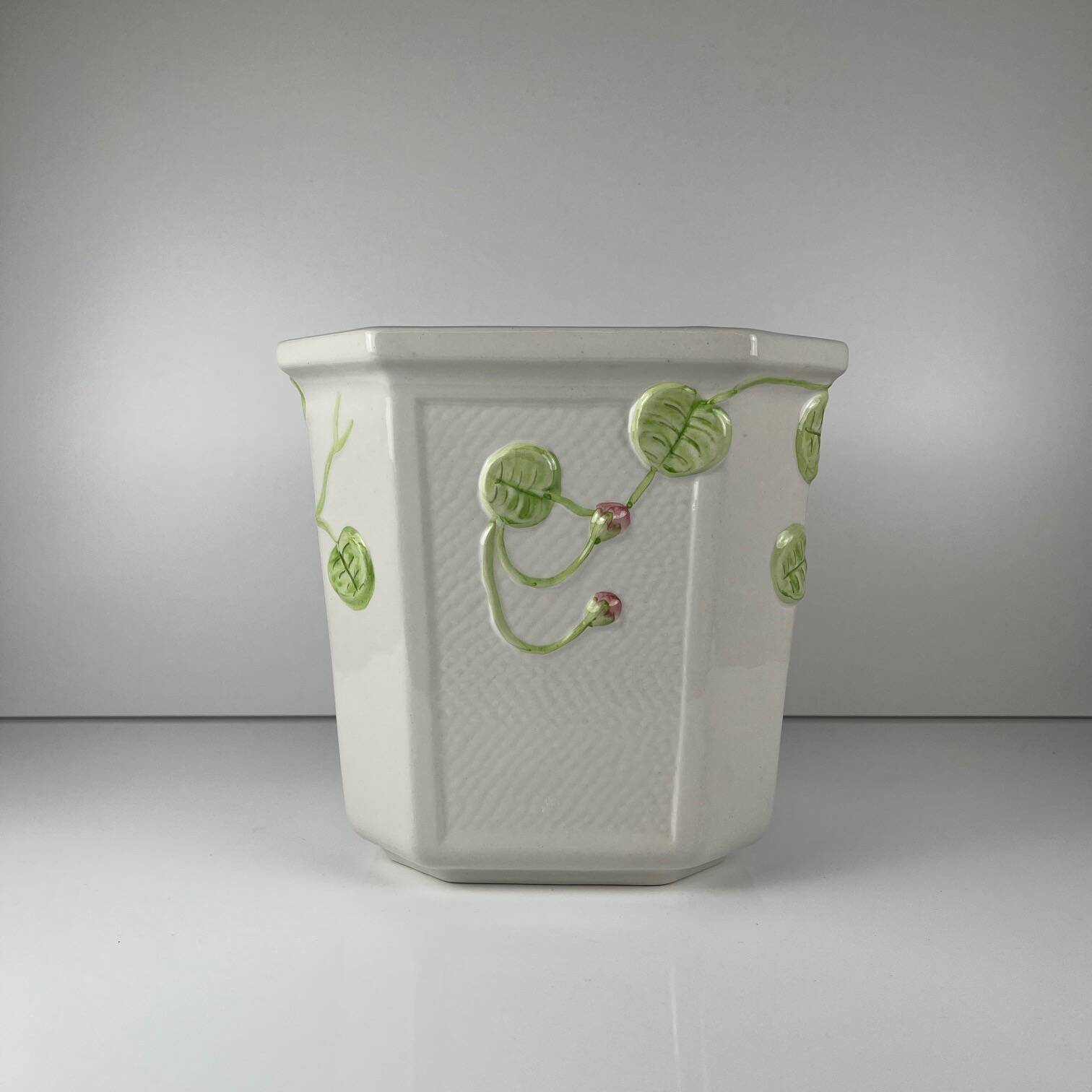 Ceramic flowerpot with relief, Martan, Portugal, 1960/80