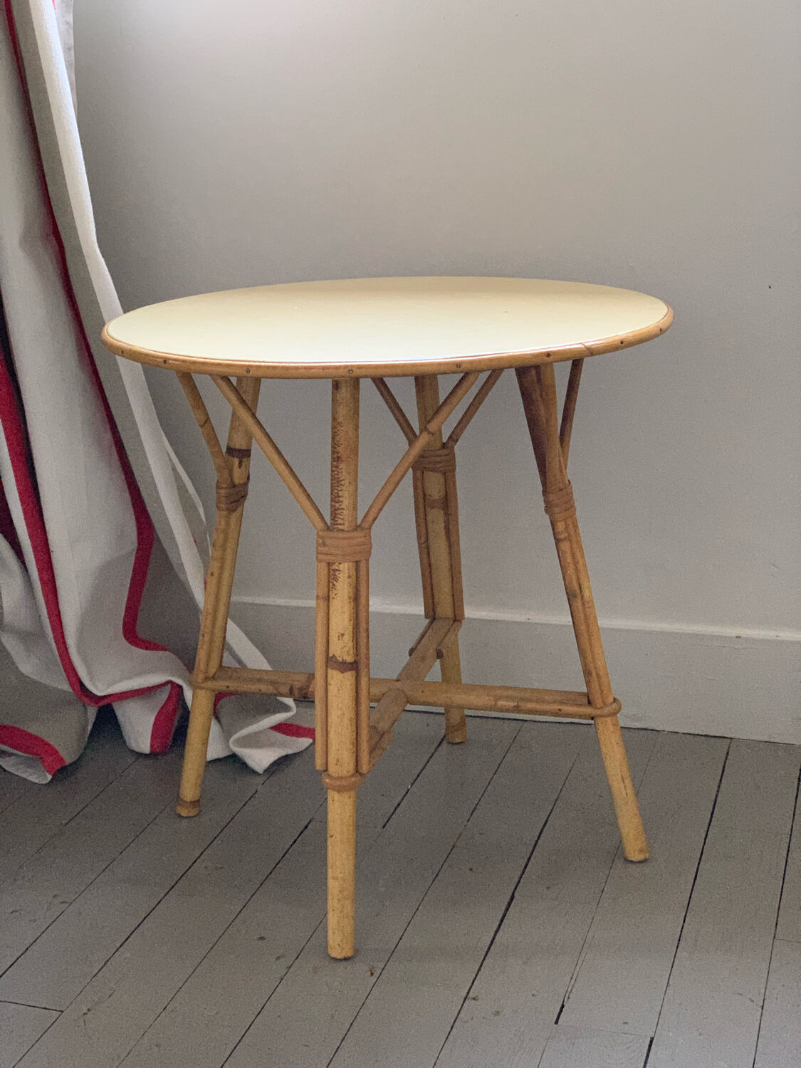 Table vintage en rotin