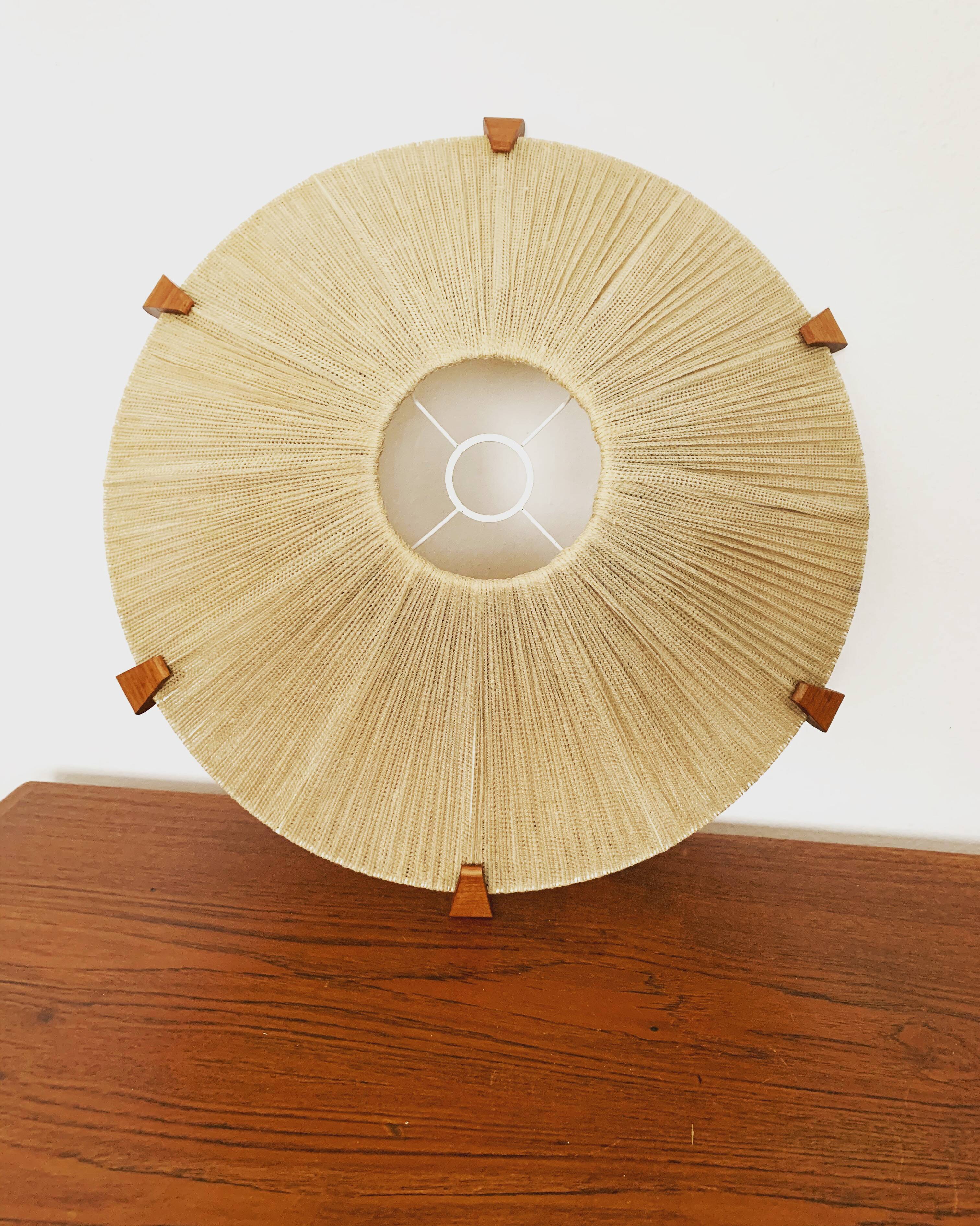 Suspension en sisal et teck par Temde