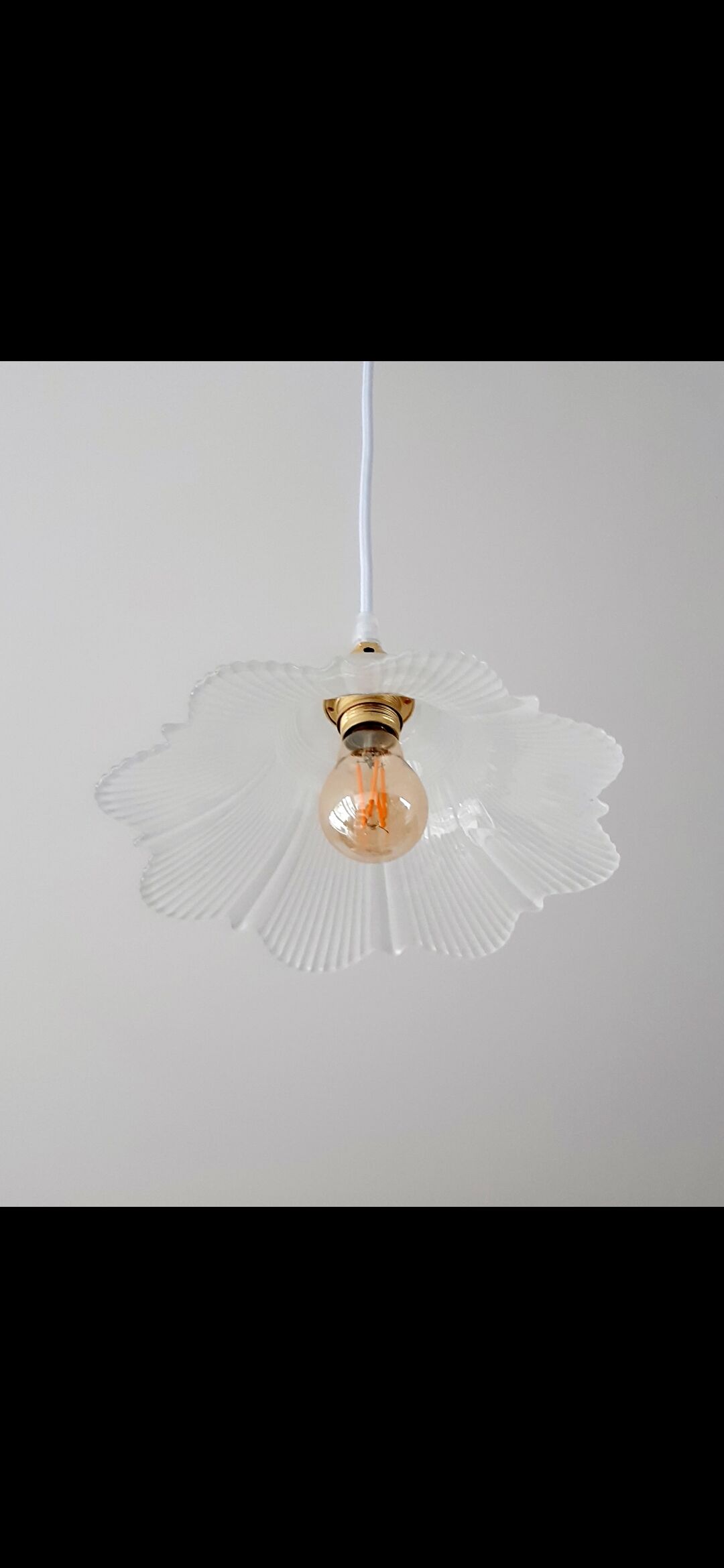 Vintage flower pendant lamp