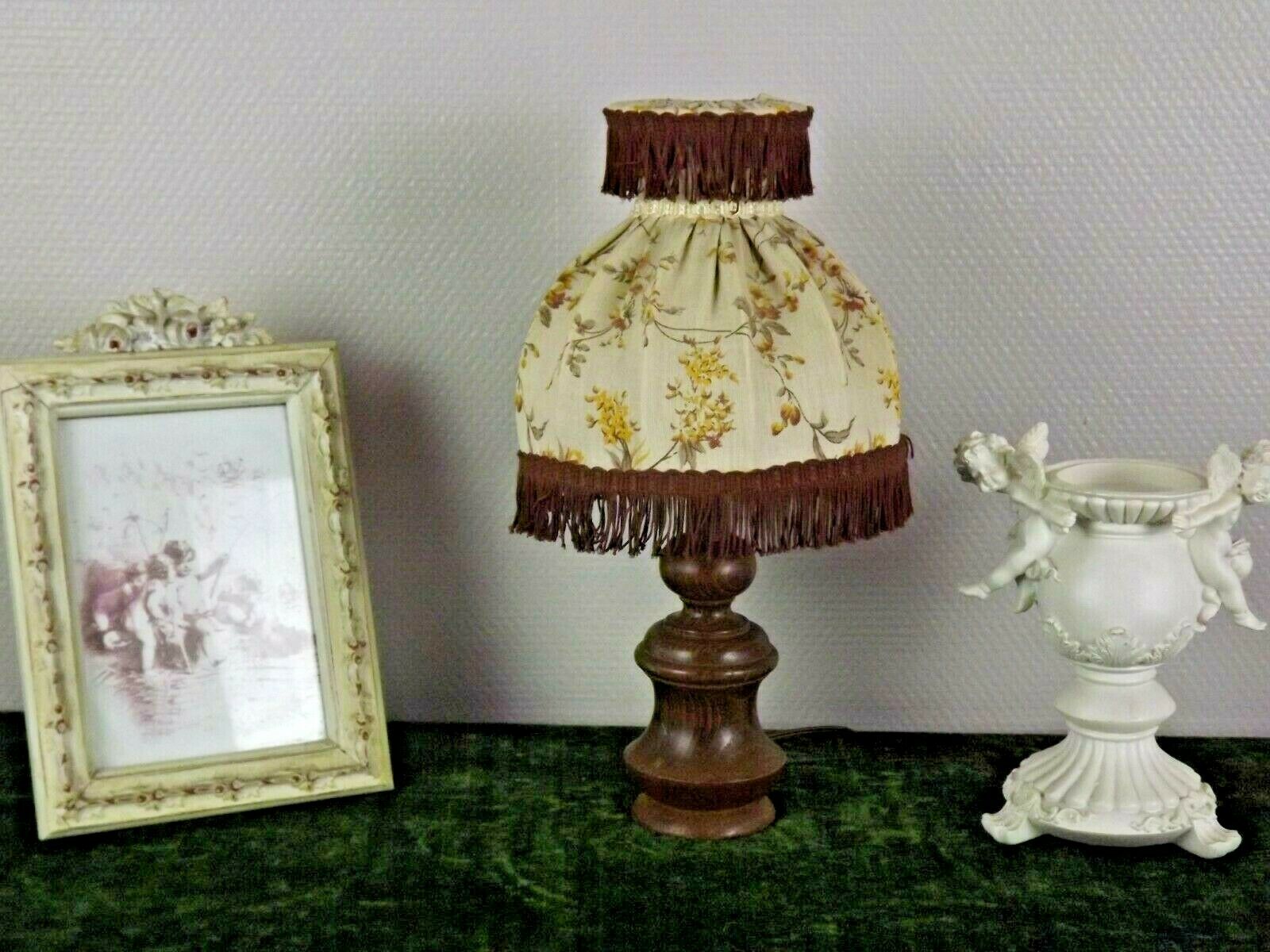 Lampe en bois vintage français tourné avec abat-jour à franges en tissu floral 3176