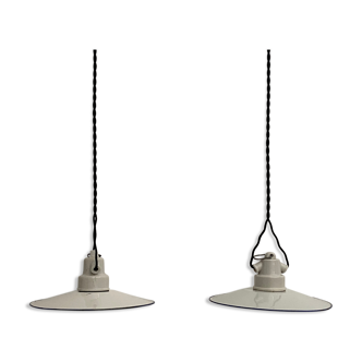 Lot 2 industrial hanging emaillee blanches