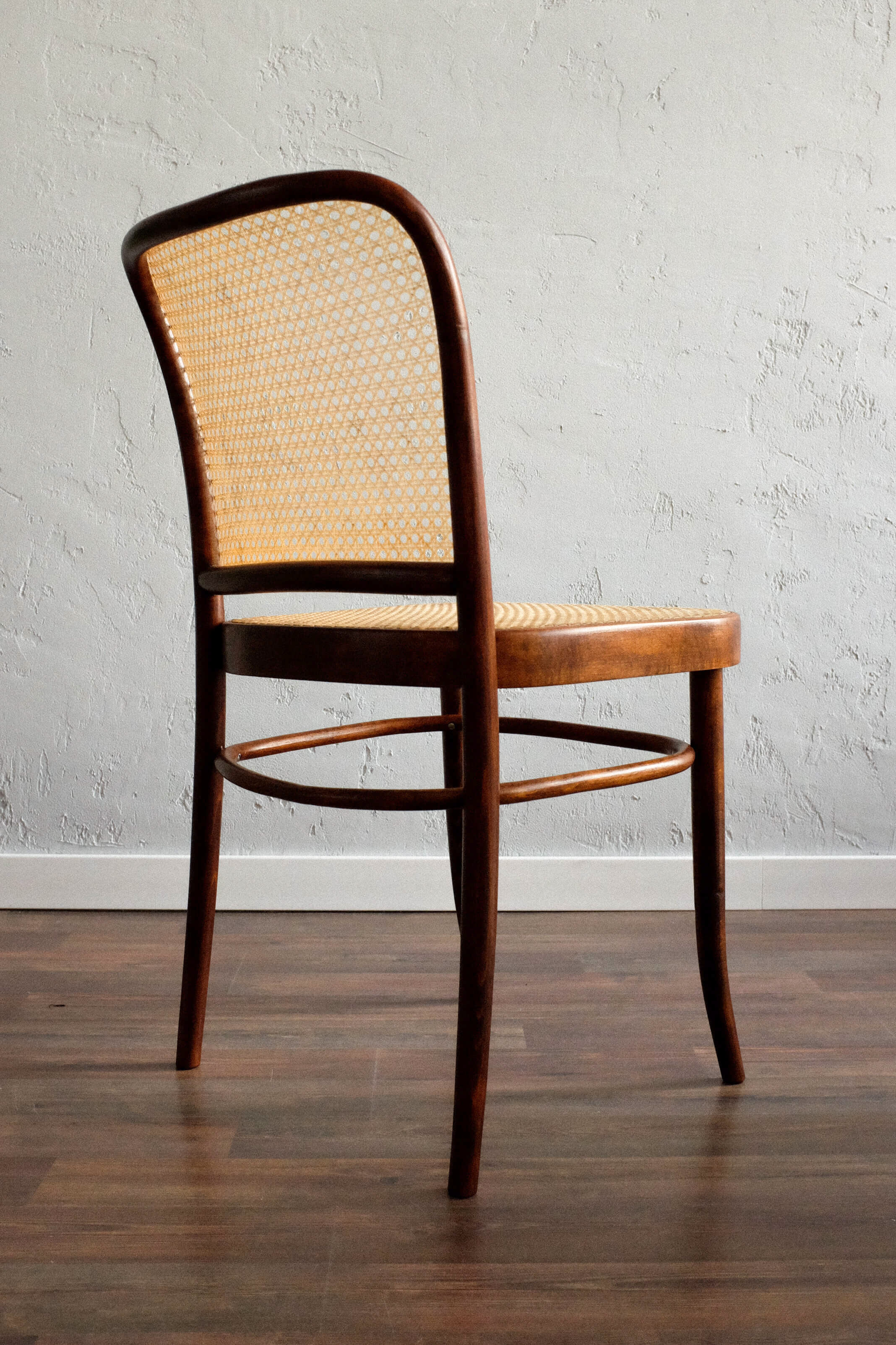 Ensemble de 2 chaises par Josef Hoffmann pour TON, modèle 811, années 1970