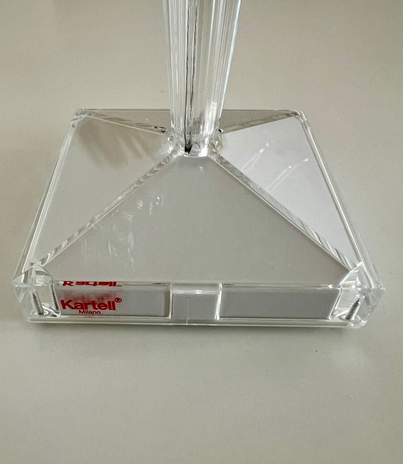 Kartell Original Transparent Battery Lamp – design by Ferruccio Laviani