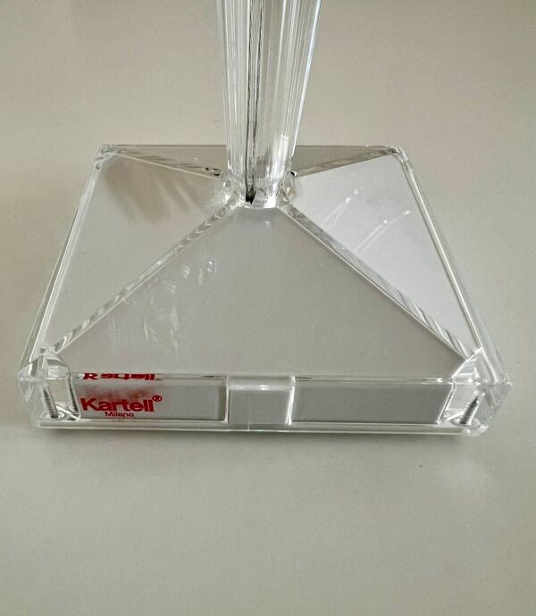 Lampe Kartell Battery originale transparente – design Ferruccio Lavian