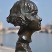 Suzy De Grauw, Head of a Girl (1918)