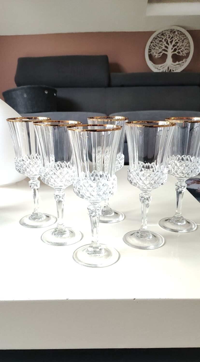 Lot of 6 x Large Wine Glasses. Valencay Gold/Crystal d'Arques model.
