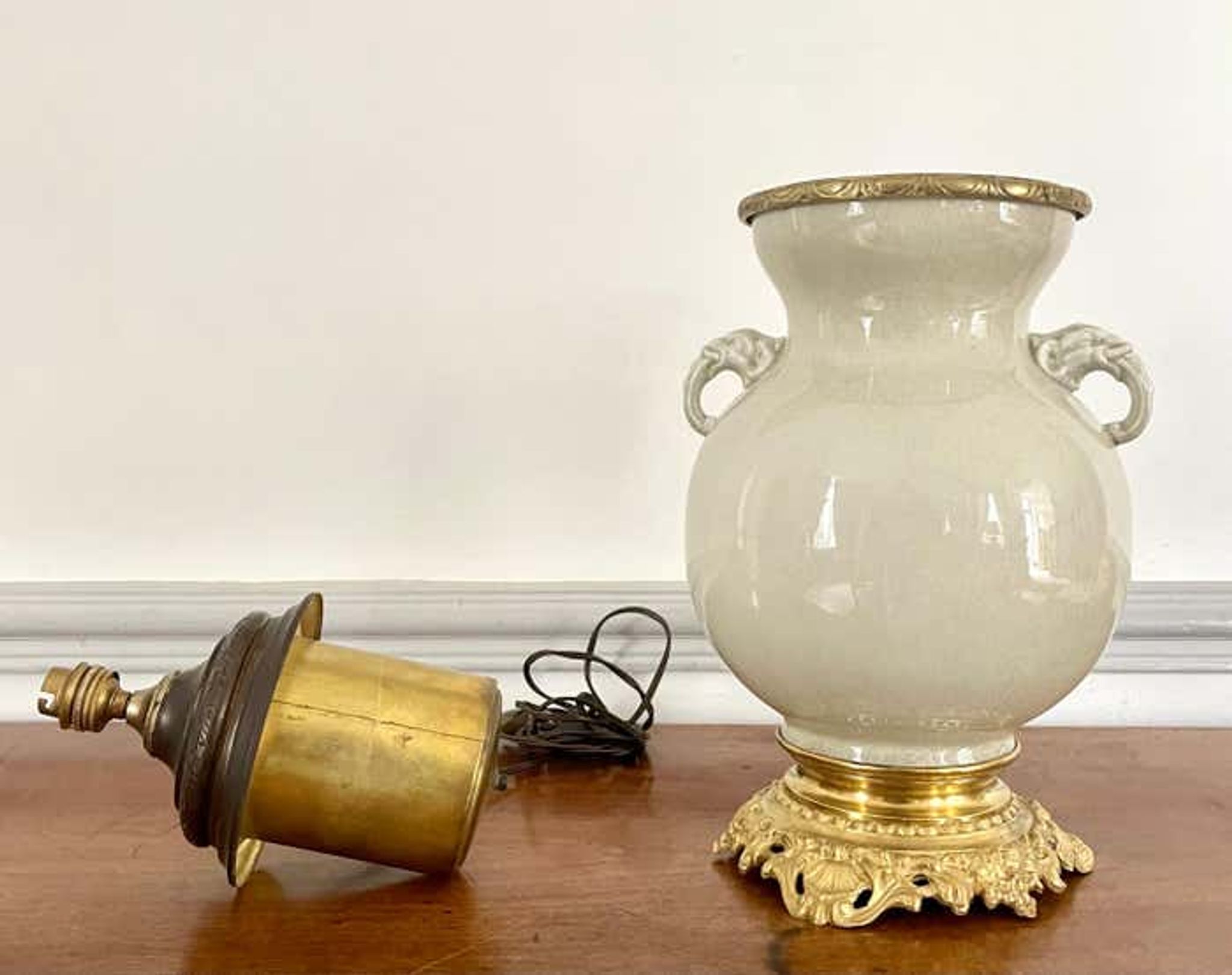 Vase and lamp foot in Chinese porcelain enamelled white cracked ivory - Qing - China XIXth