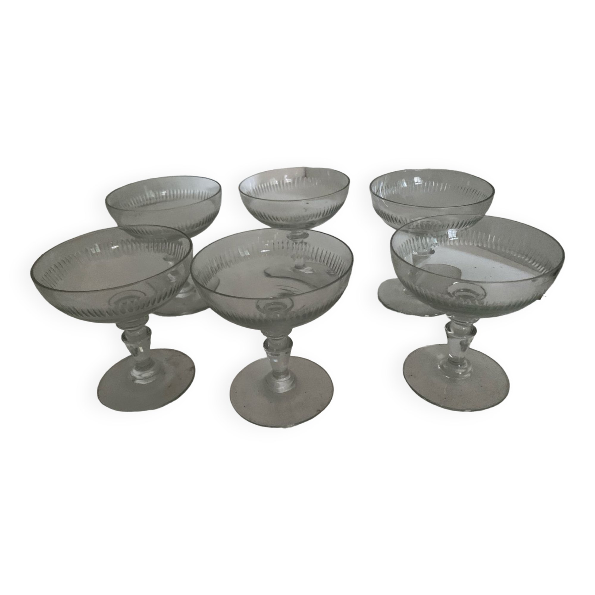 Six coupes à champagne