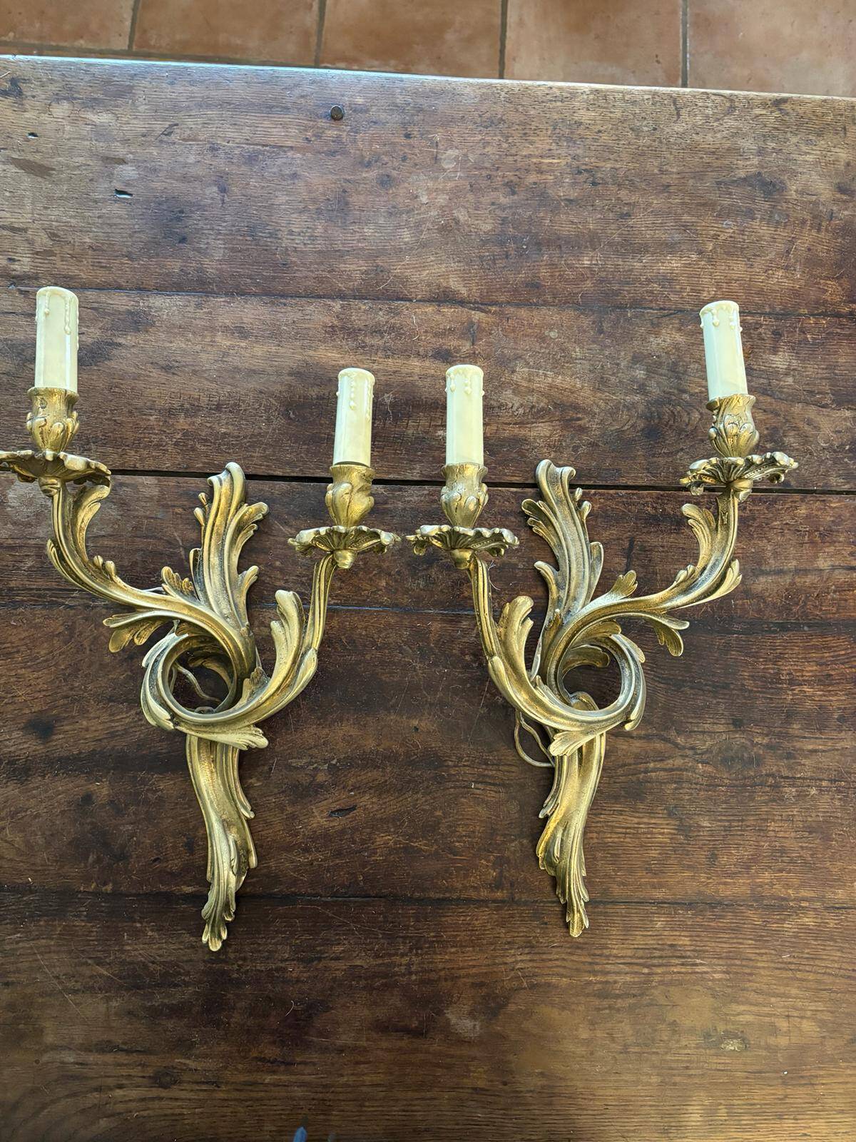 Set of 5 pairs of Louis XV style gilt bronze wall lights + bulbs