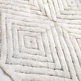 Moroccan Berber carpet Beni Ouarain ecru with black diamonds engraved 300x196cm