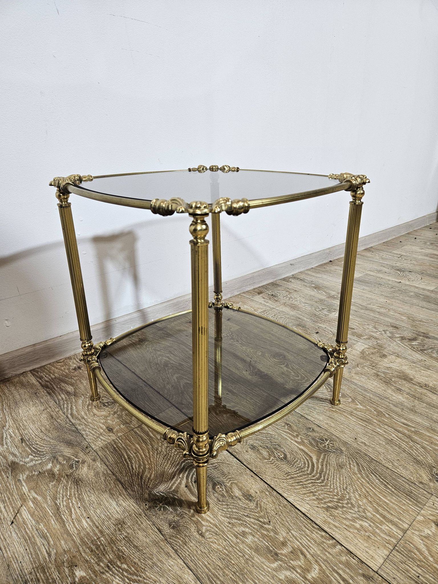 Table d'appoint en laiton, France, années 1950.