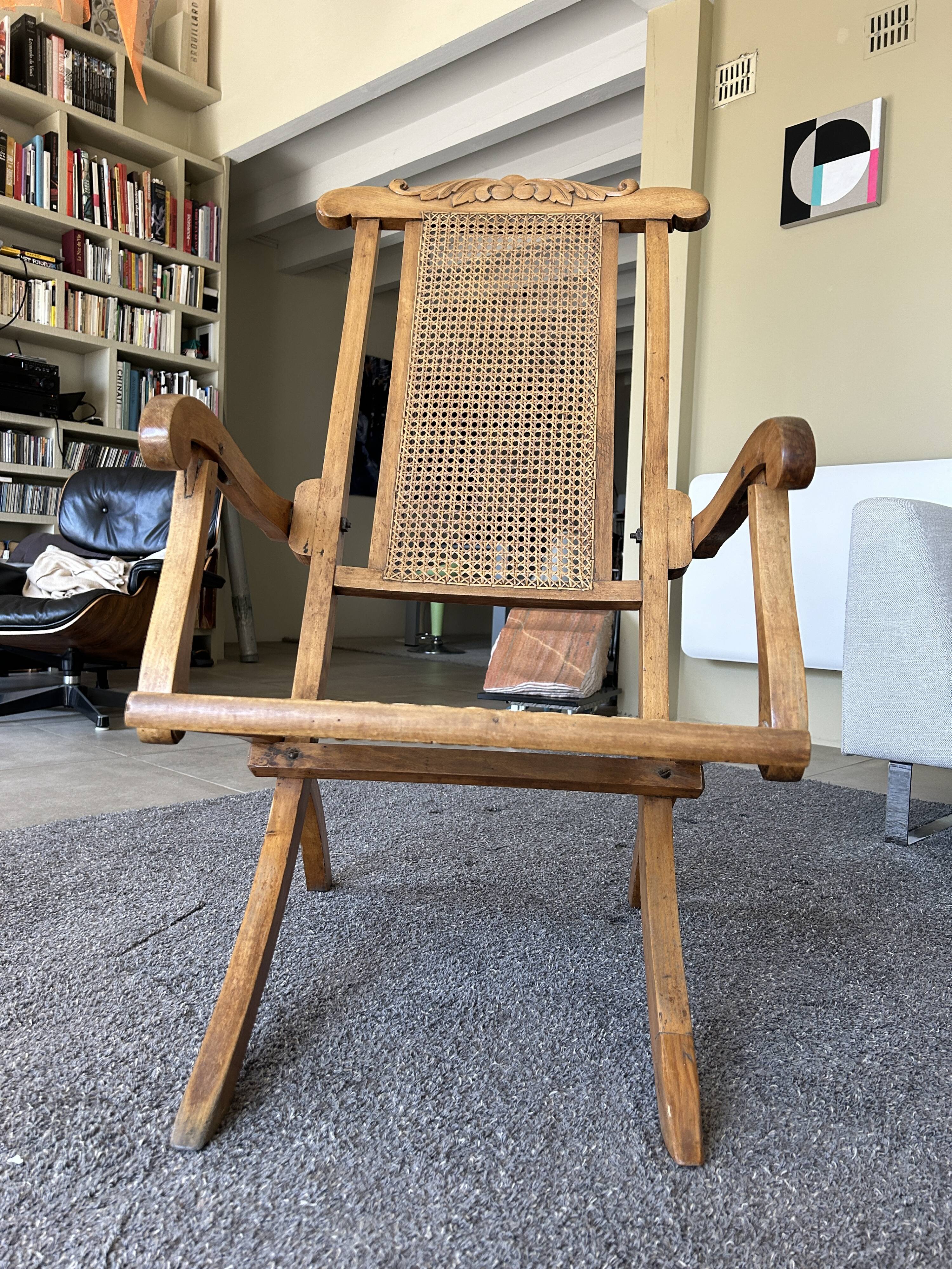 Colonial style deck chair