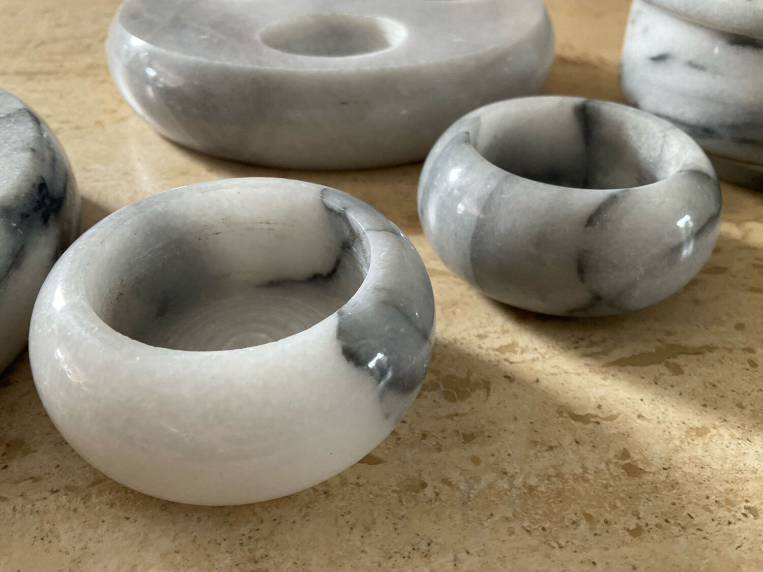 Series of 5 vintage candle holders in Carrara marble