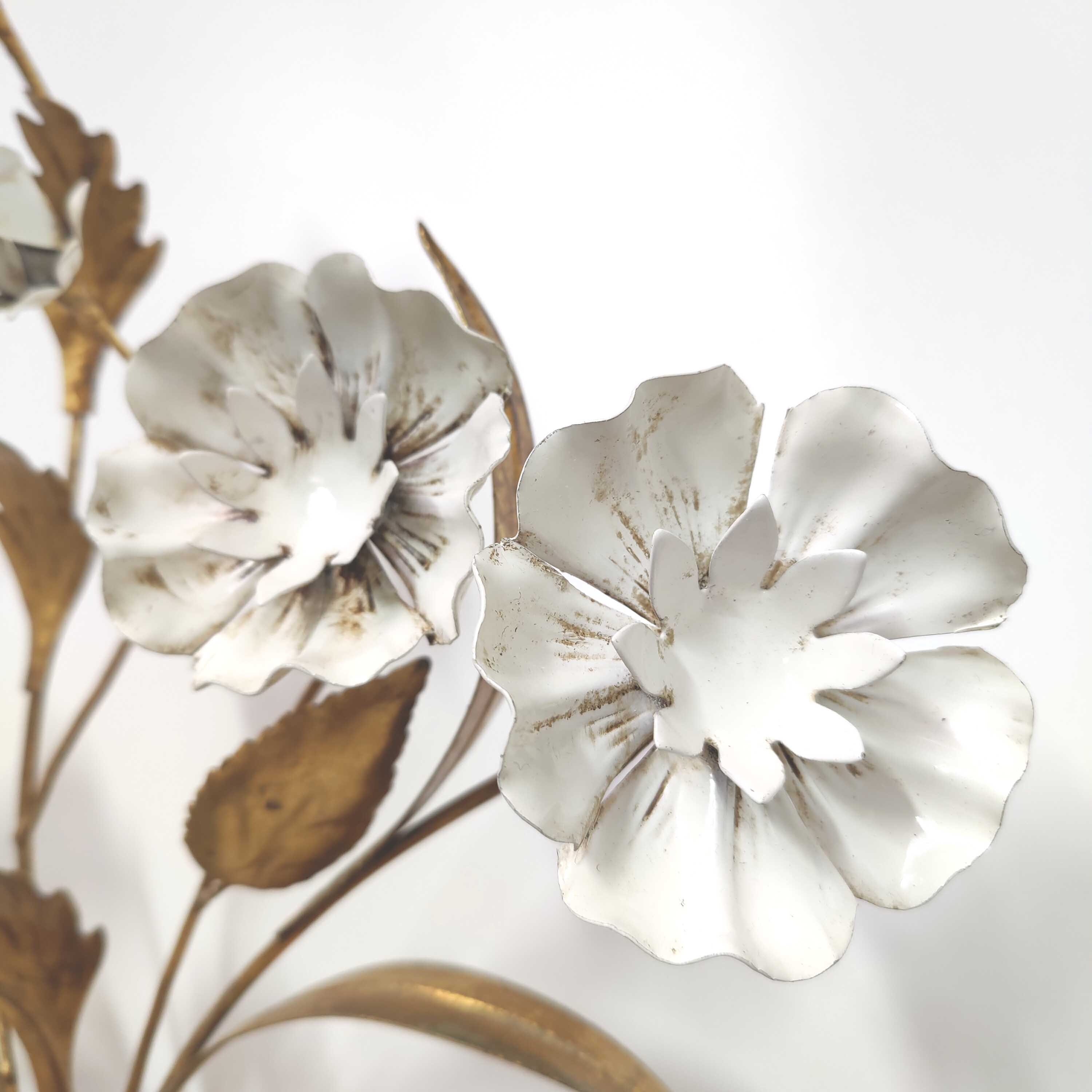 Wall lamp flowers metal white and golden Masca Italy
