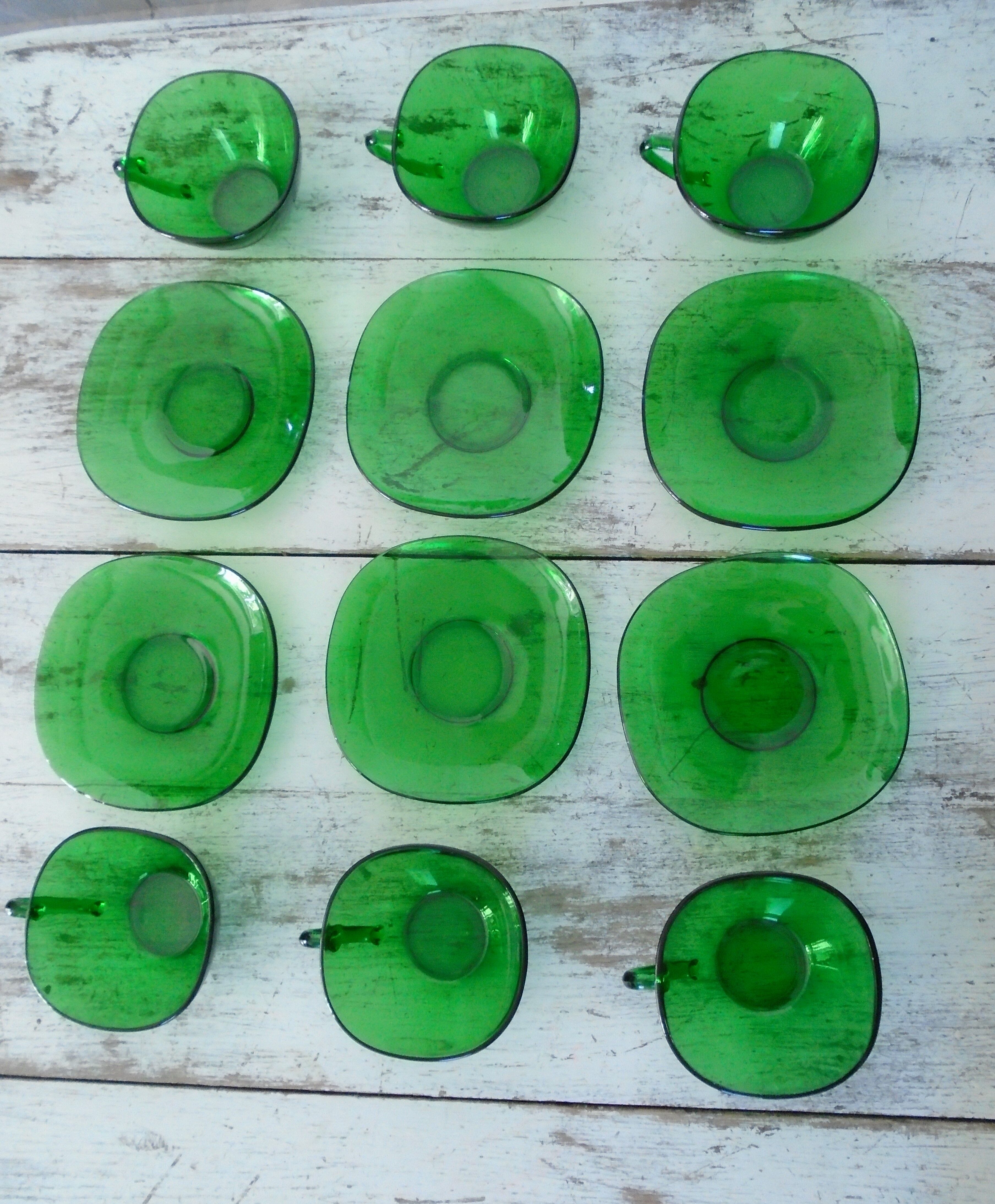6 cups and under cups Vereco green square glass vintage camping