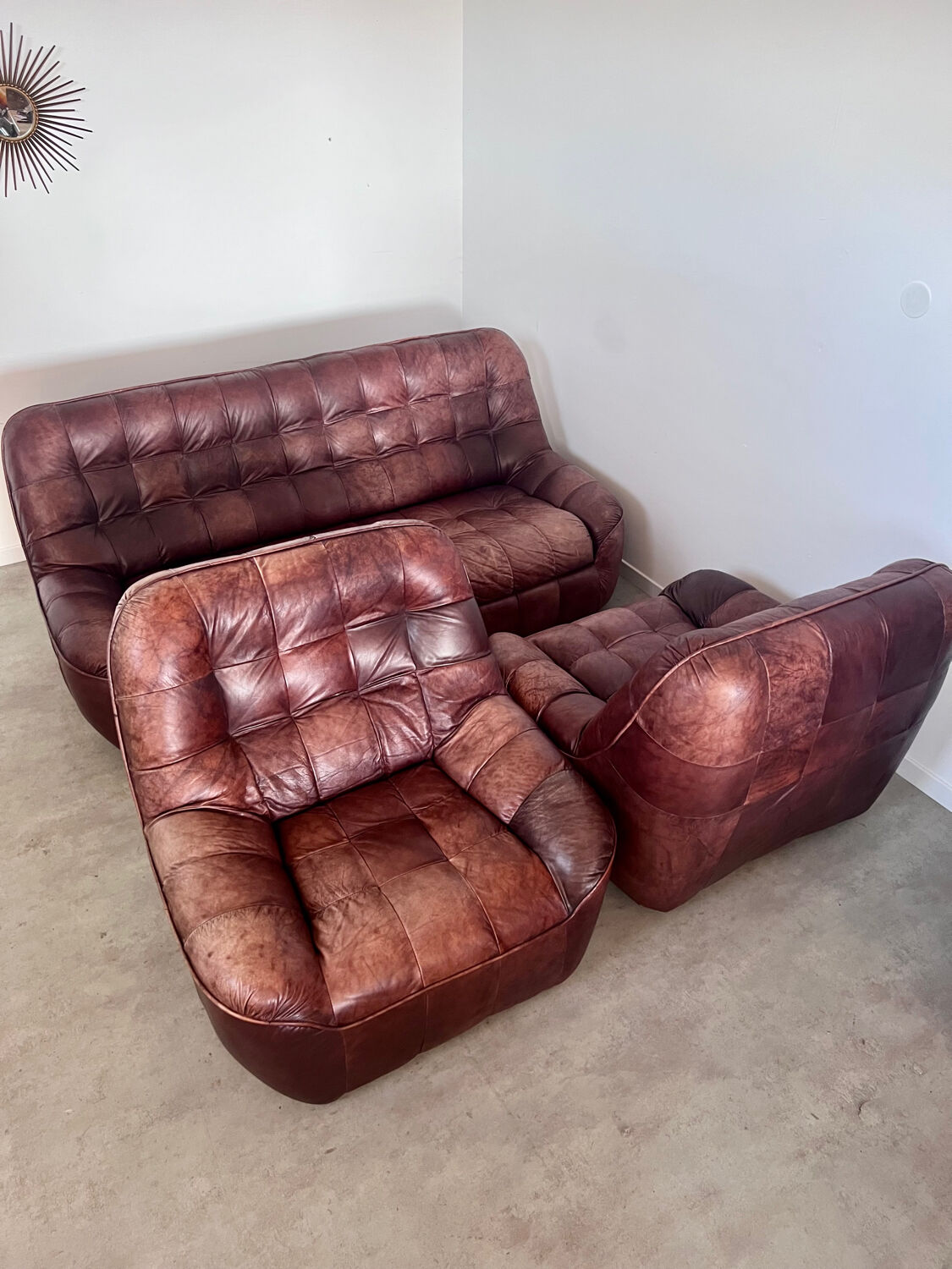 Ensemble canapé et 2 fauteuils vintage en cuir camel patchwork design années 70