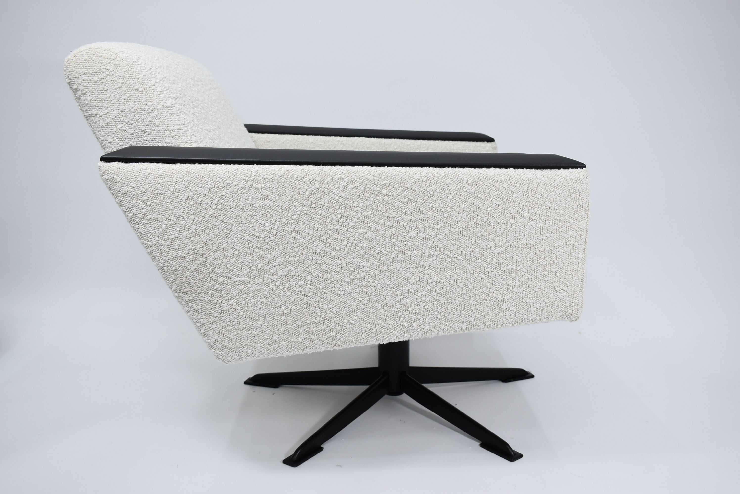 Fauteuil vintage Deutsche Democratic Republic DDR, années 1960, Bouclé blanc