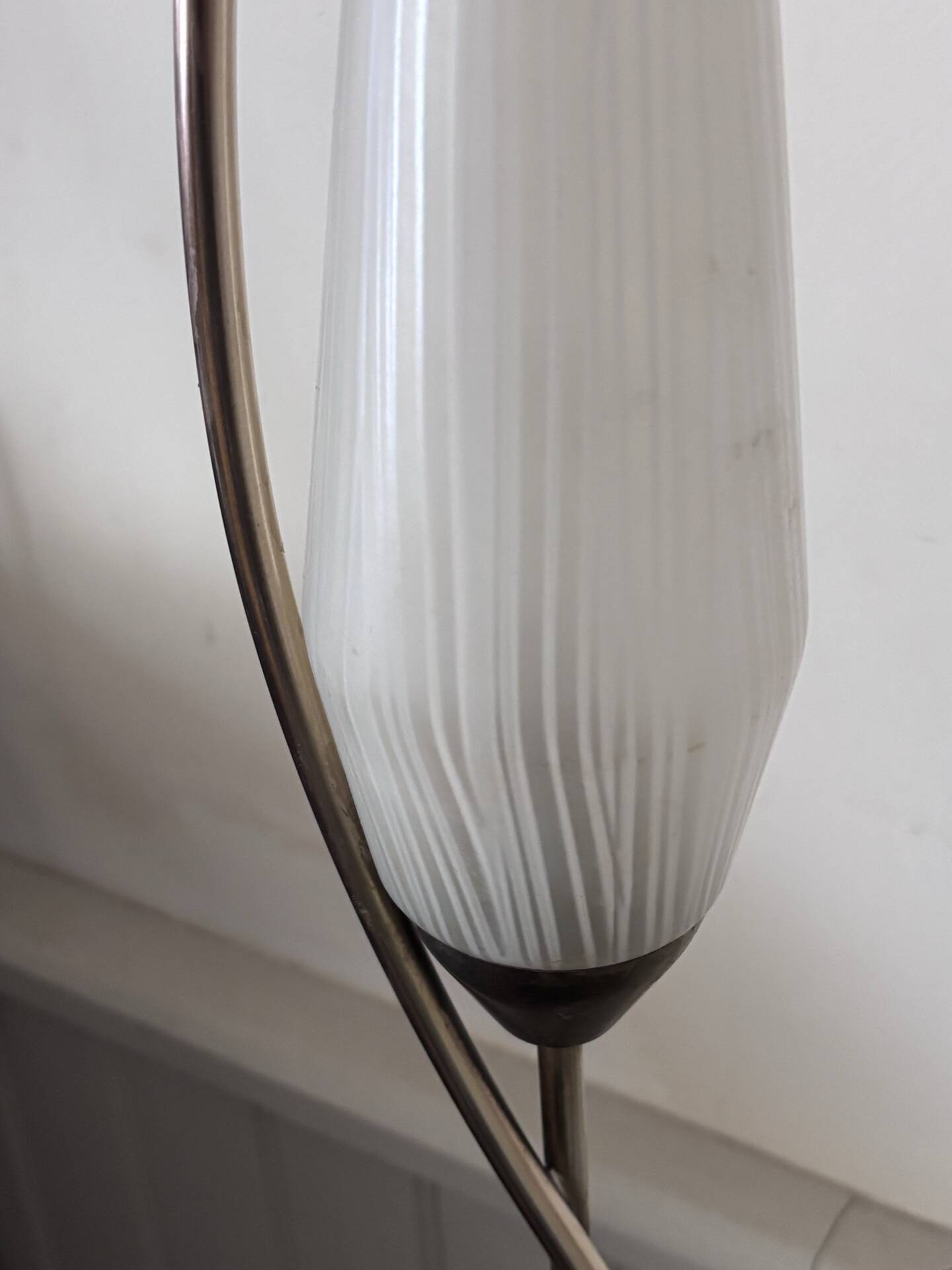 1950s Modernist Floor Lamp with Reading Light, brass and filigree glass.