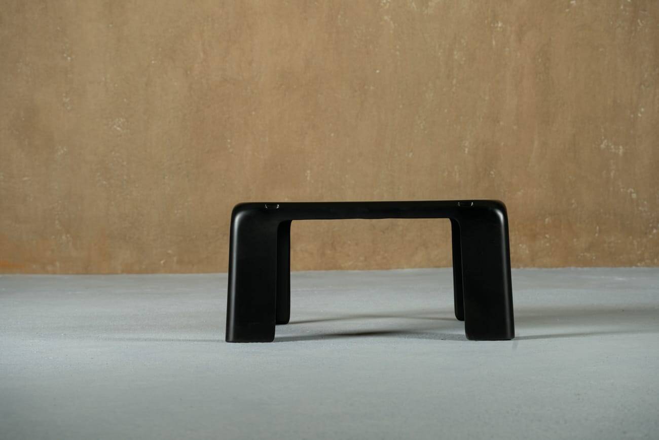 Black Amanta coffee table by Mario Bellini for C&B Italia, Italy, 1970s