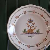 Slightly hollow dish with wavy edge in very good condition from Nevers.