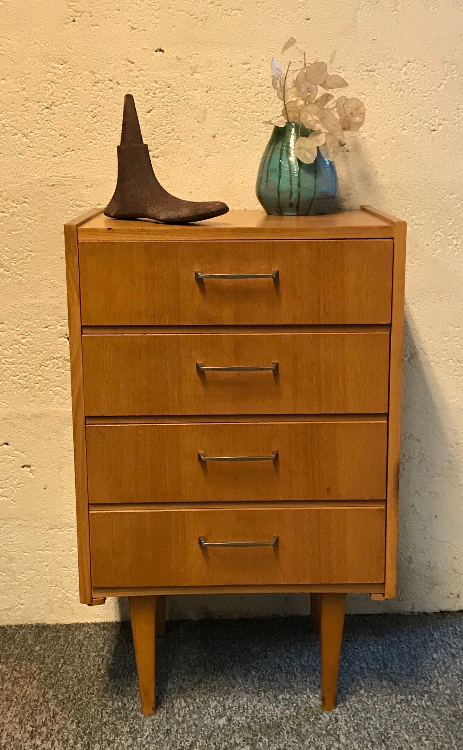 Dresser/chest vintage feet compass