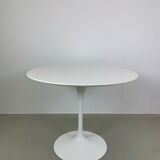 Eero Saarinen Tulip Dining Table white