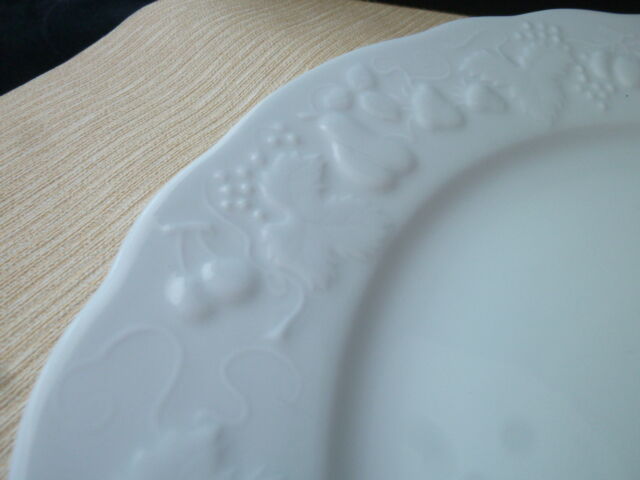Porcelain cheese platter Ph. Deshoulières California Model