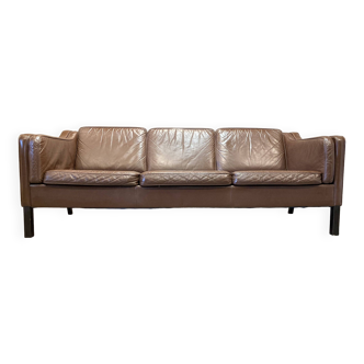 Scandinavian design 3-seater leather sofa.