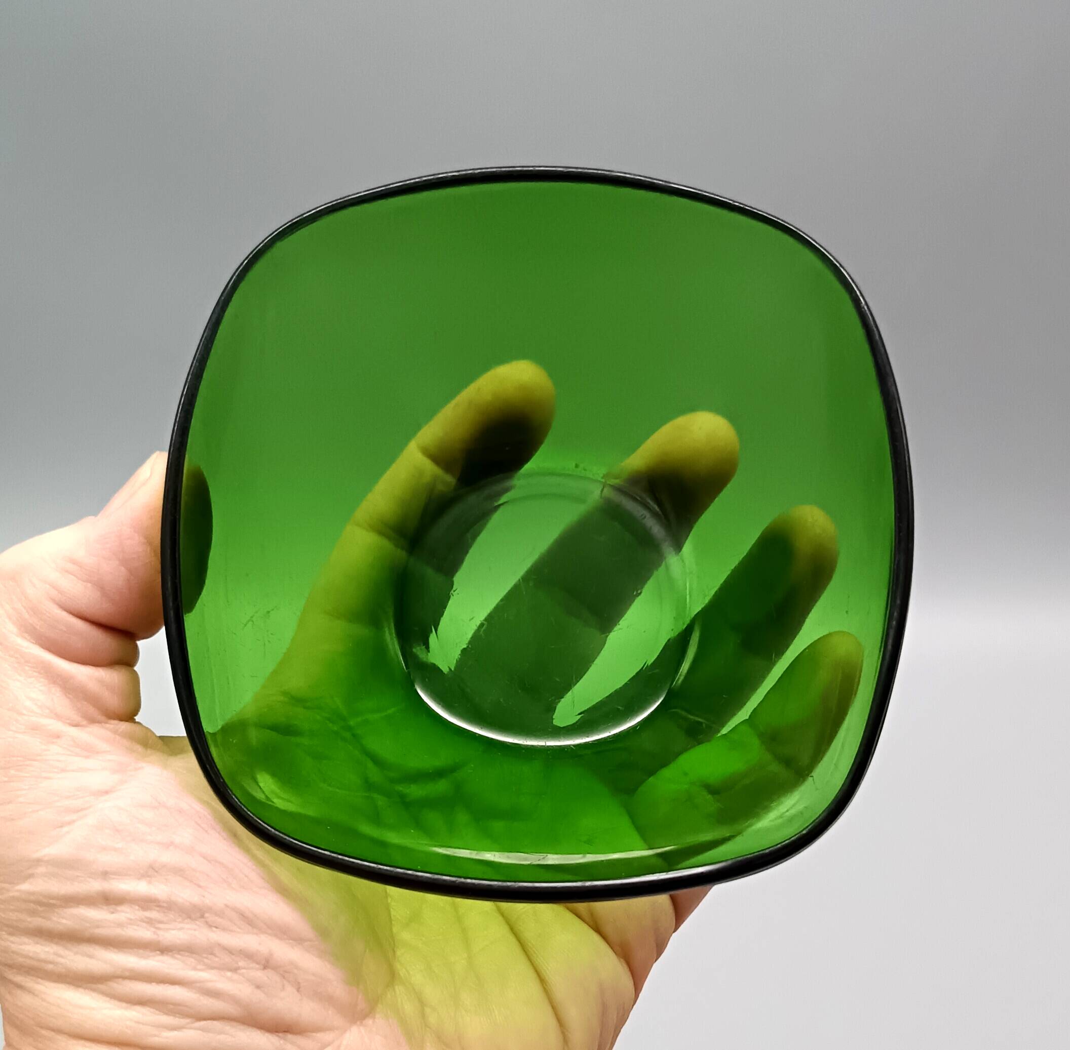 6 Vereco emerald green dessert bowls, vintage France