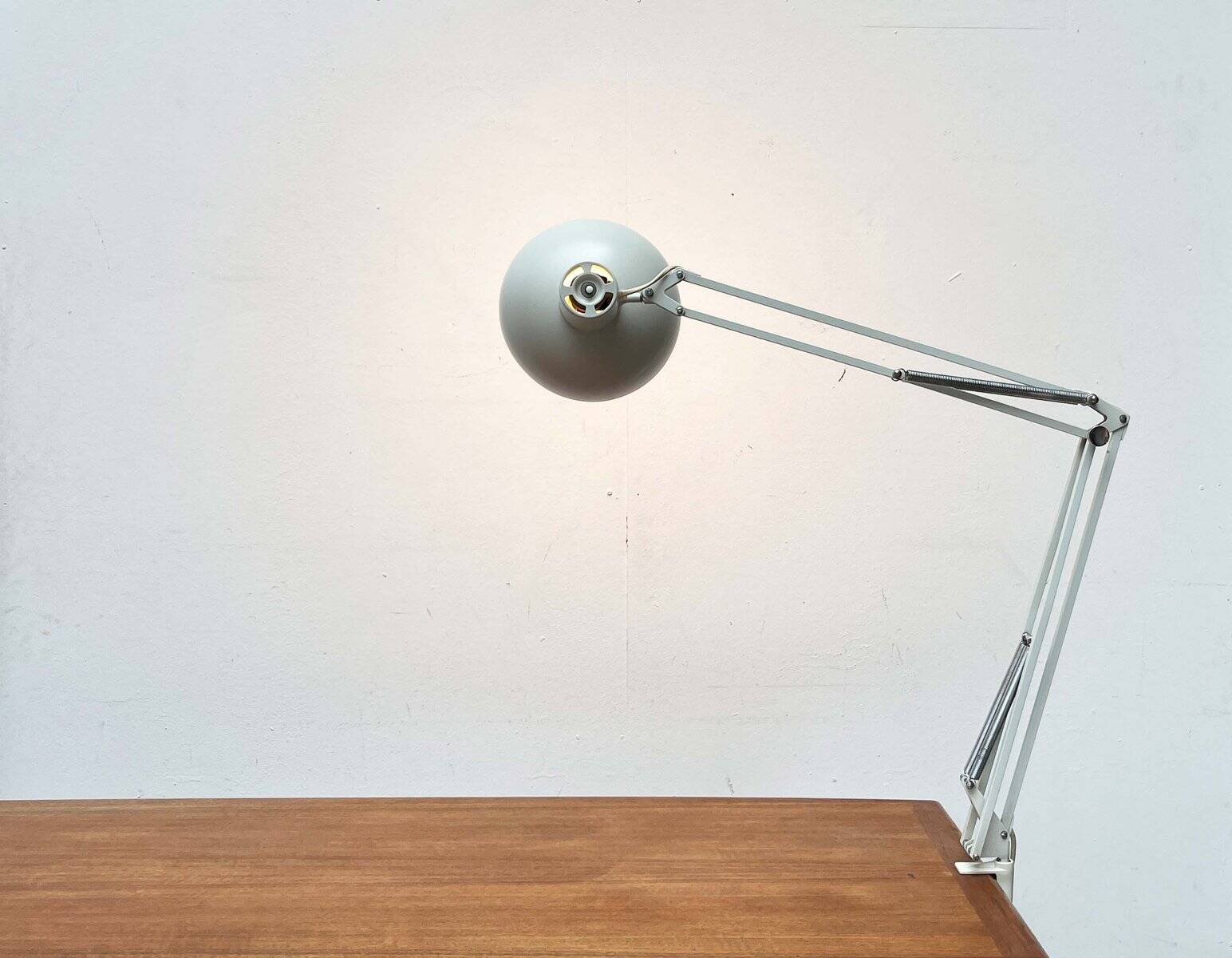 Mid-Century Modern It Task Wall Lamp from Louis Poulsen, 1970s
