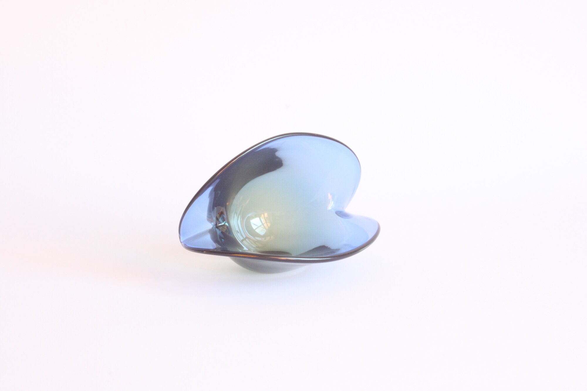 Seguso Dalla Venezia double base trinket bowl, Murano 1950s.