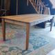 Table de ferme en chêne massif Français.240 x100 patiné avec deux tiroirs.