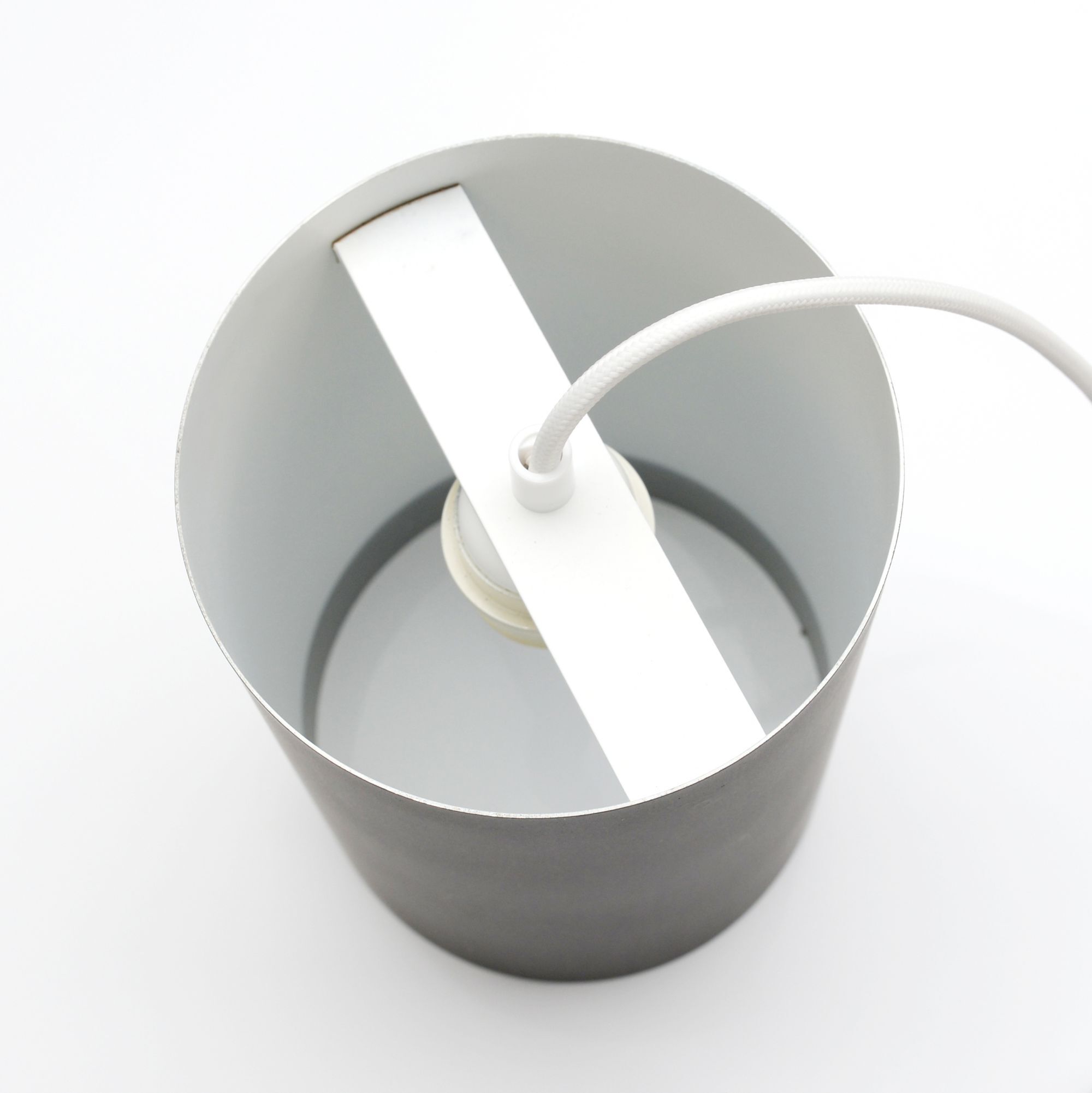 Suspension cylindrique, design par Eila & J. Meiling pour Louis Poulsen, 1967