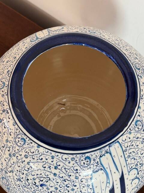 Hand painted ceramic vase Kutahya Türkiye