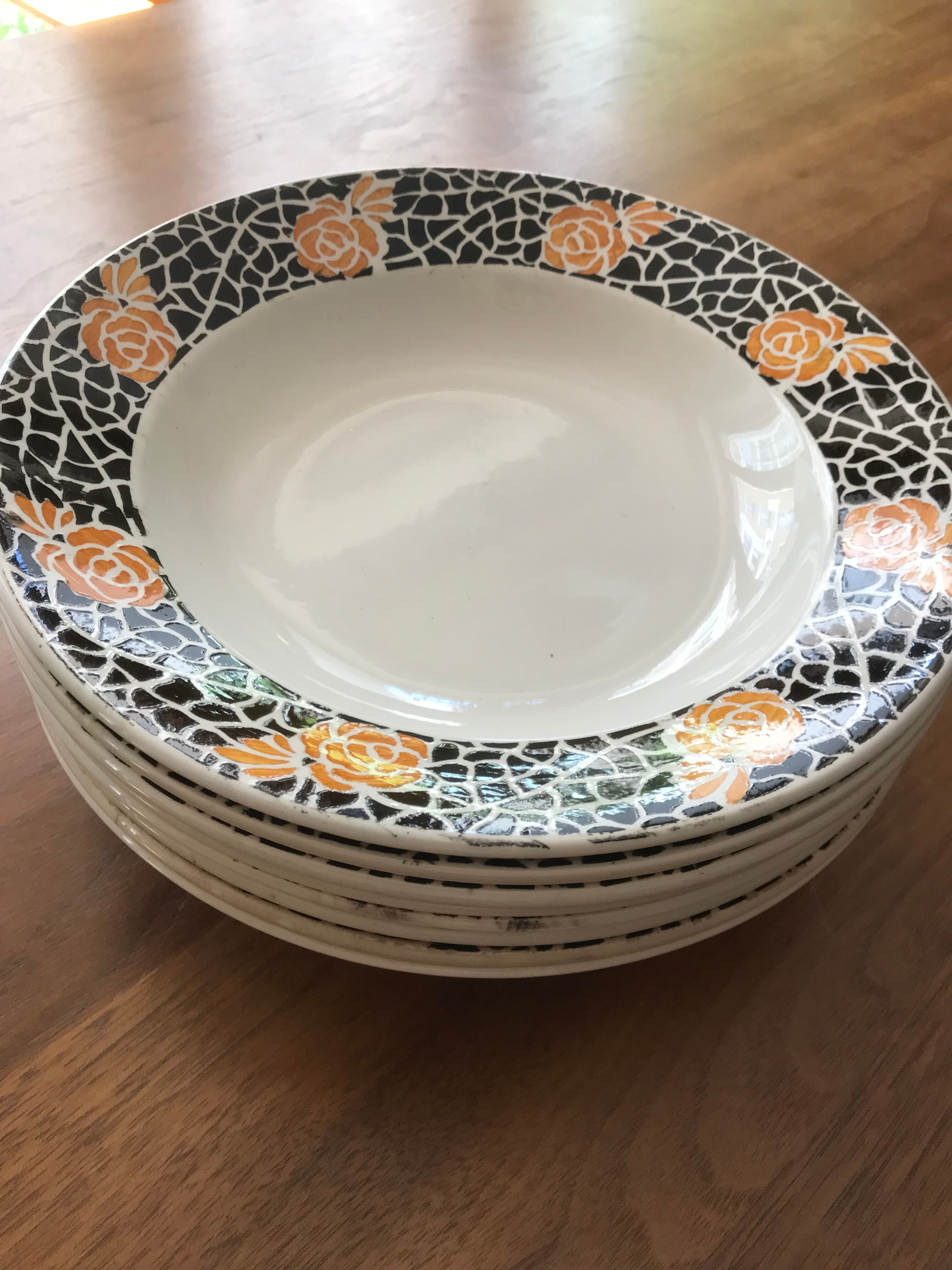 Lot de 7 assiettes creuses Art Déco