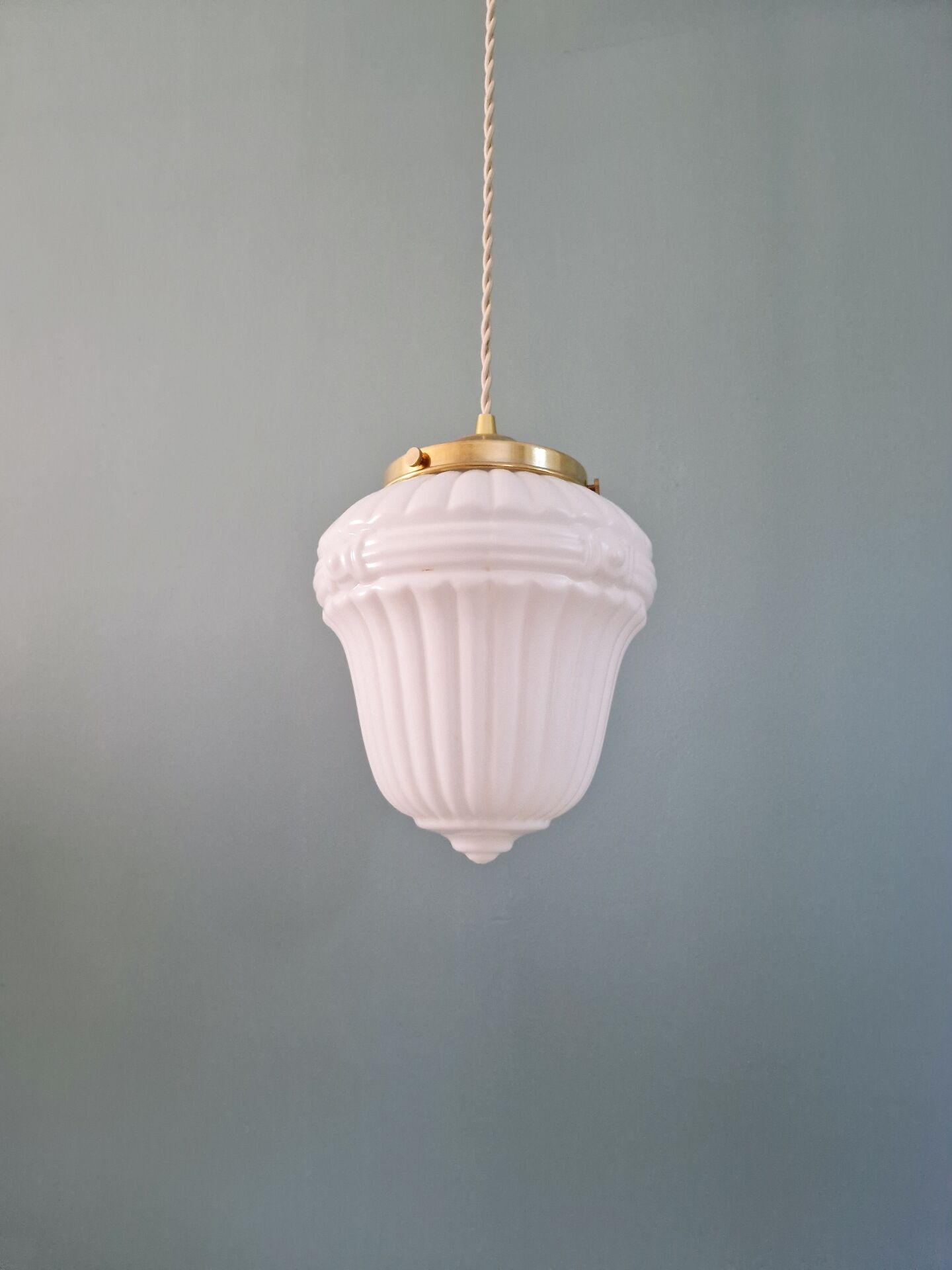 Art Deco suspension in pressed white glass, 1920s-30s.