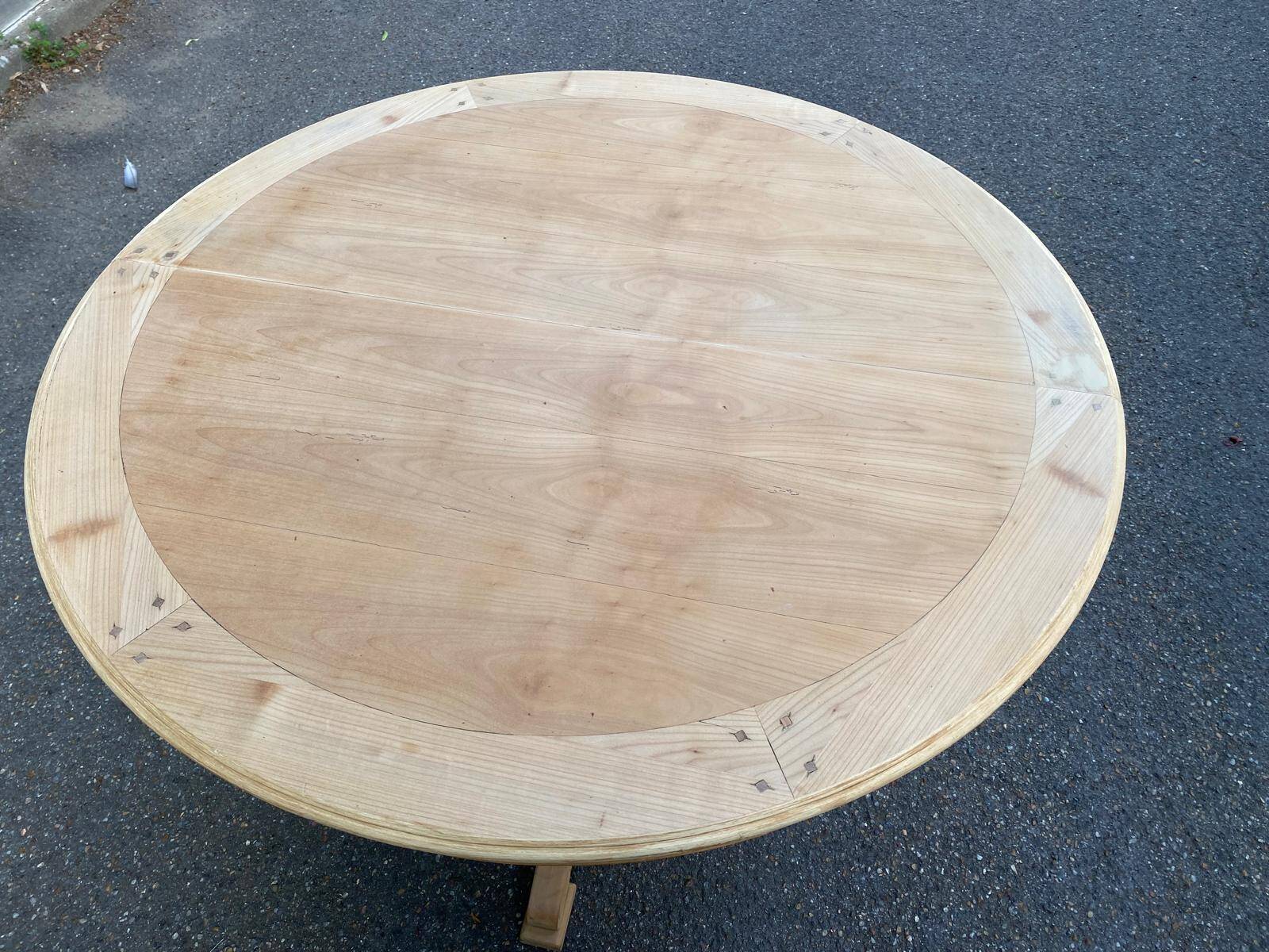 Extendable round dining table with central leg, renovated in raw wood, 20th century