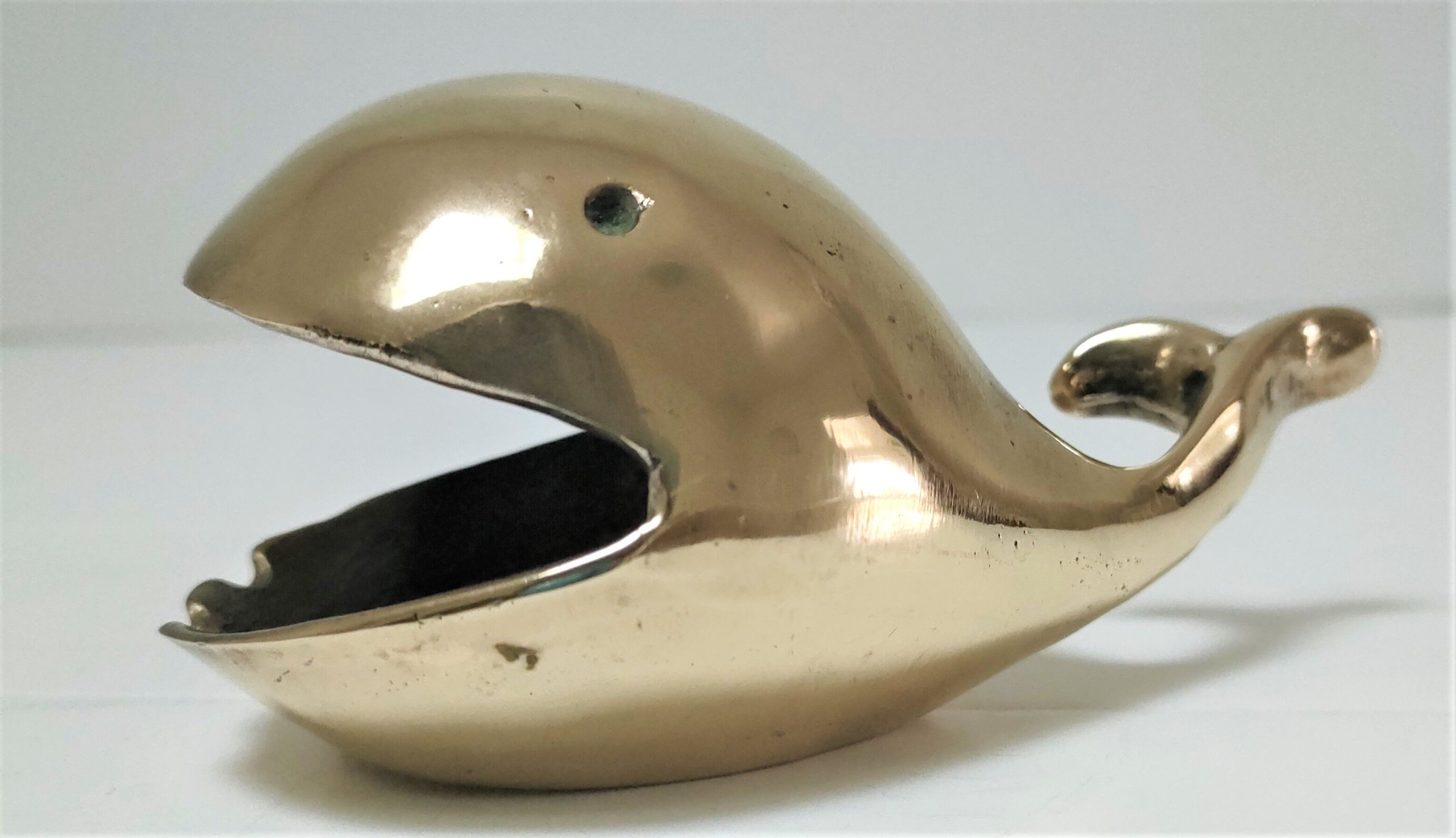 Zoomorphic ashtray massive brass whale 70s