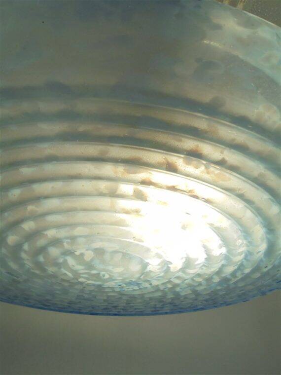 Speckled glass suspension