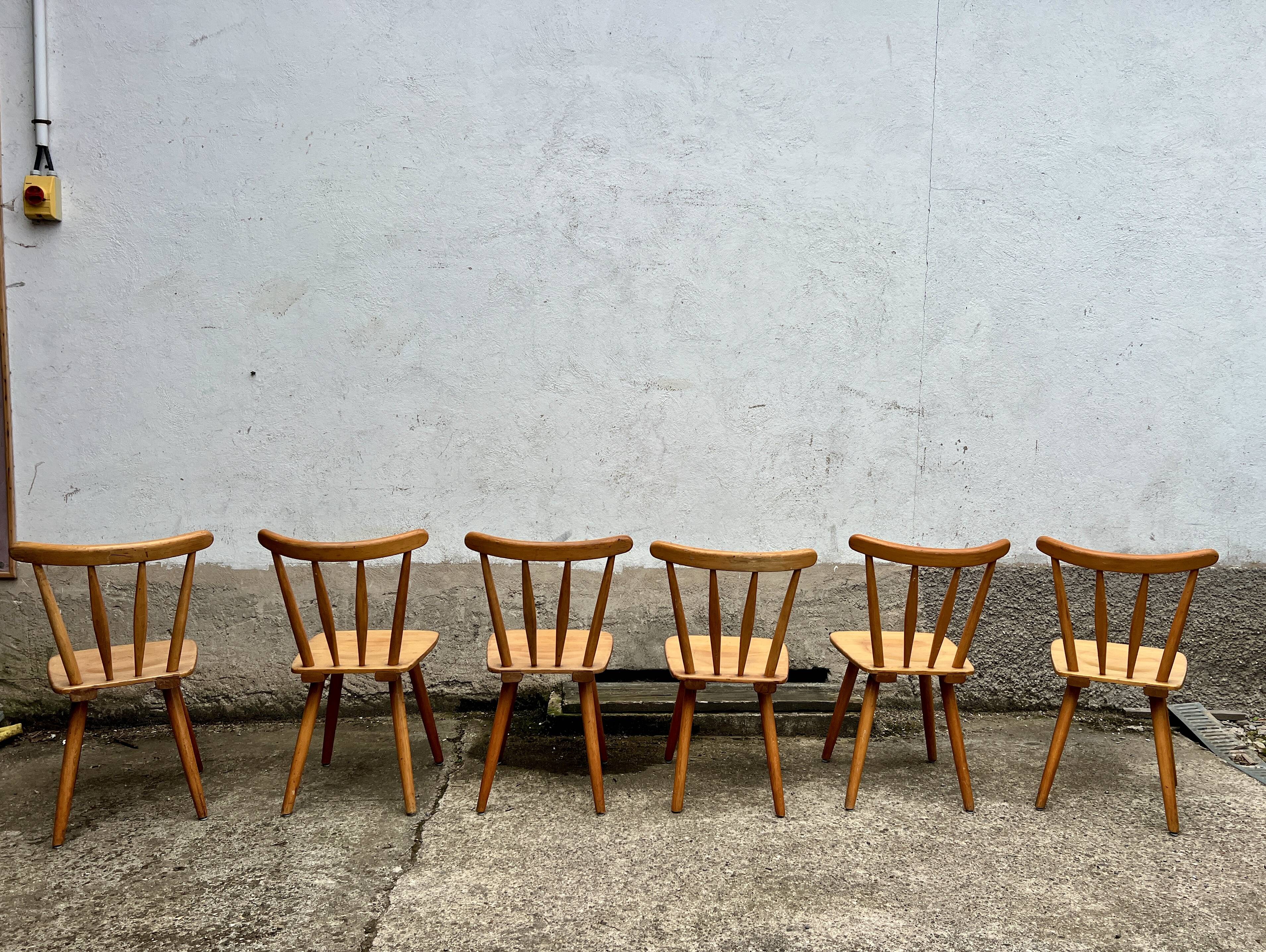 Set of 6 vintage bistro chairs - Warm stained wood