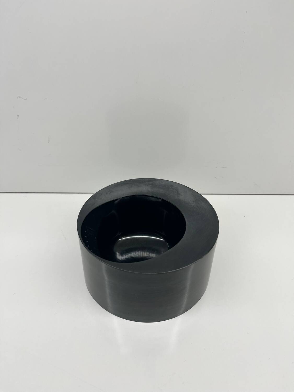 Enzo Mari ashtray Borneo - Danese Milano - Black melamine – Design it
