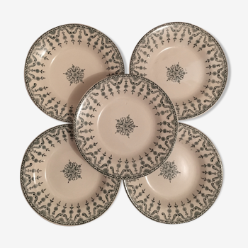 Suite of 5 green hollow plates, Iron Land