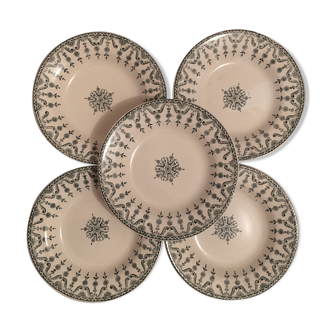 Suite of 5 green hollow plates, Iron Land