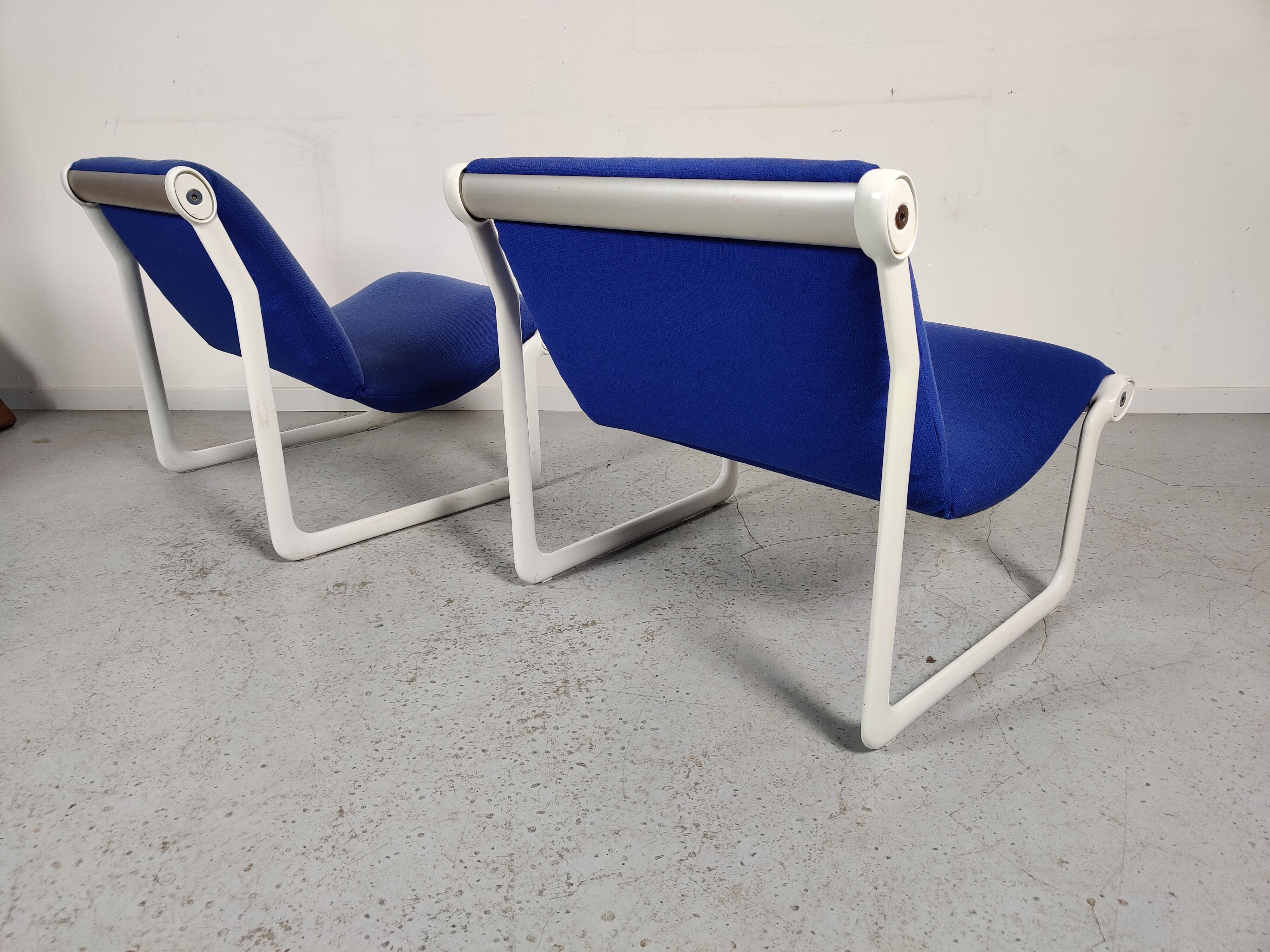 Pair of Knoll armchairs by Bruce Hannah and Andrew Morrison, 70s