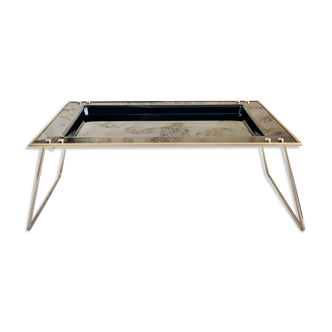 Folding tray