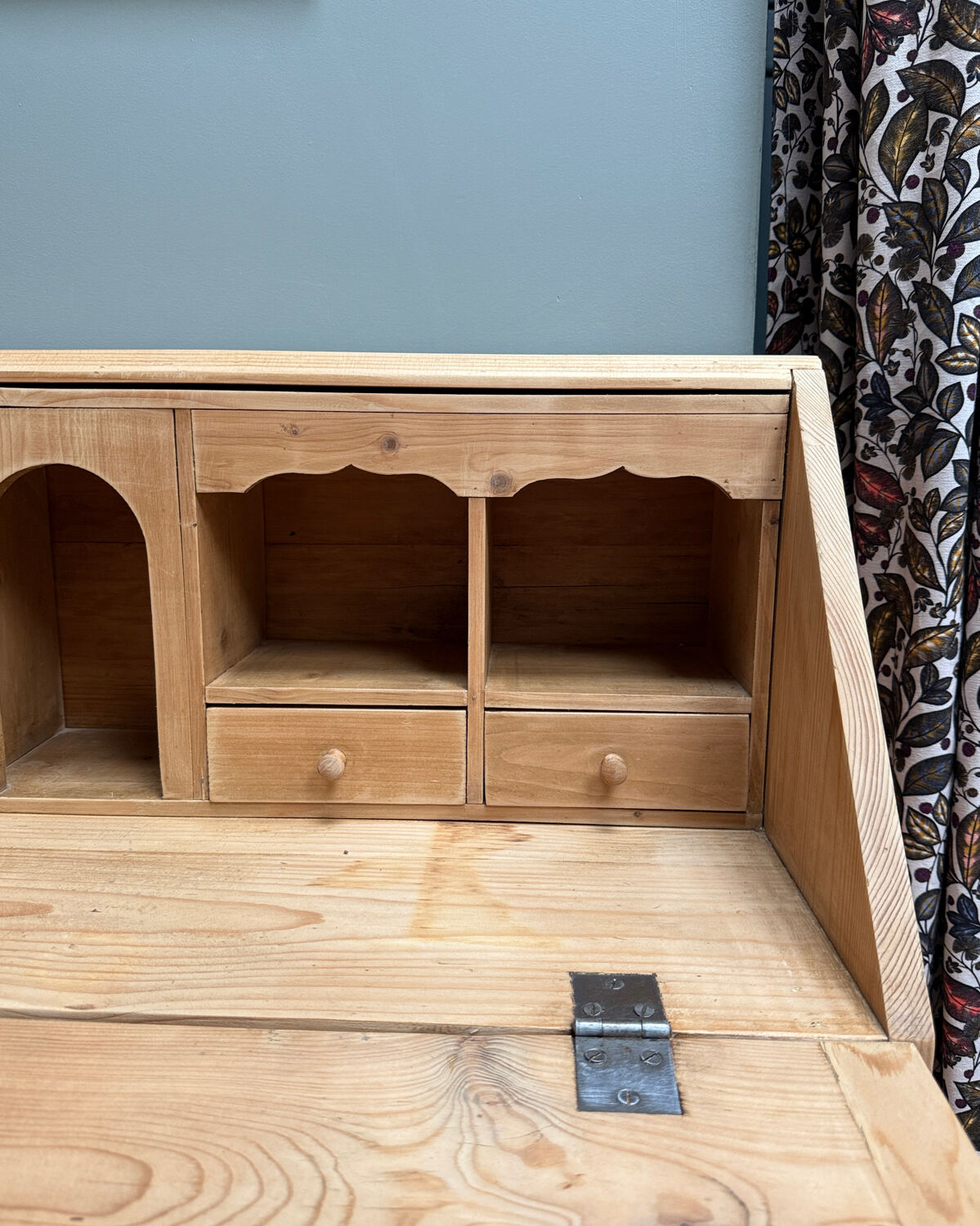 English pine chest of drawers