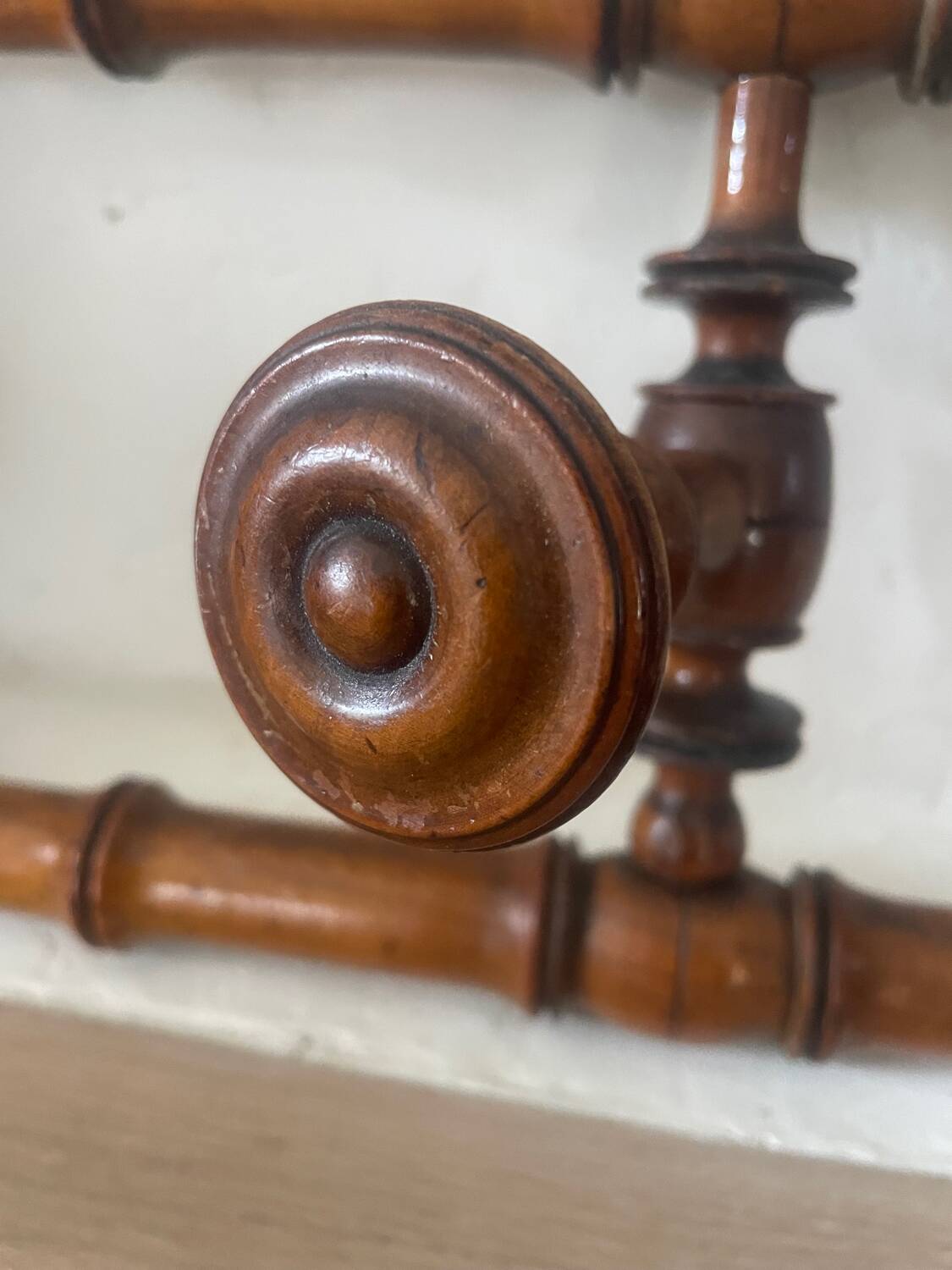 Coat rack with three hooks in turned bamboo-style wood, late 19th century
